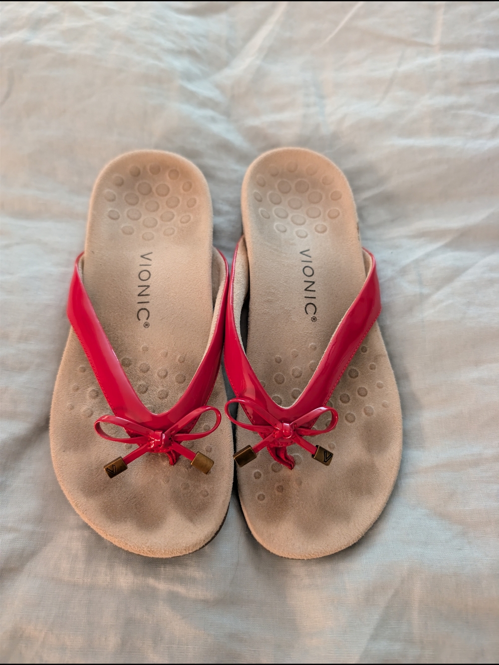 Vionic Women's Red Patent Bow Flip Flop Sandals Arch Support Size 7 Wide